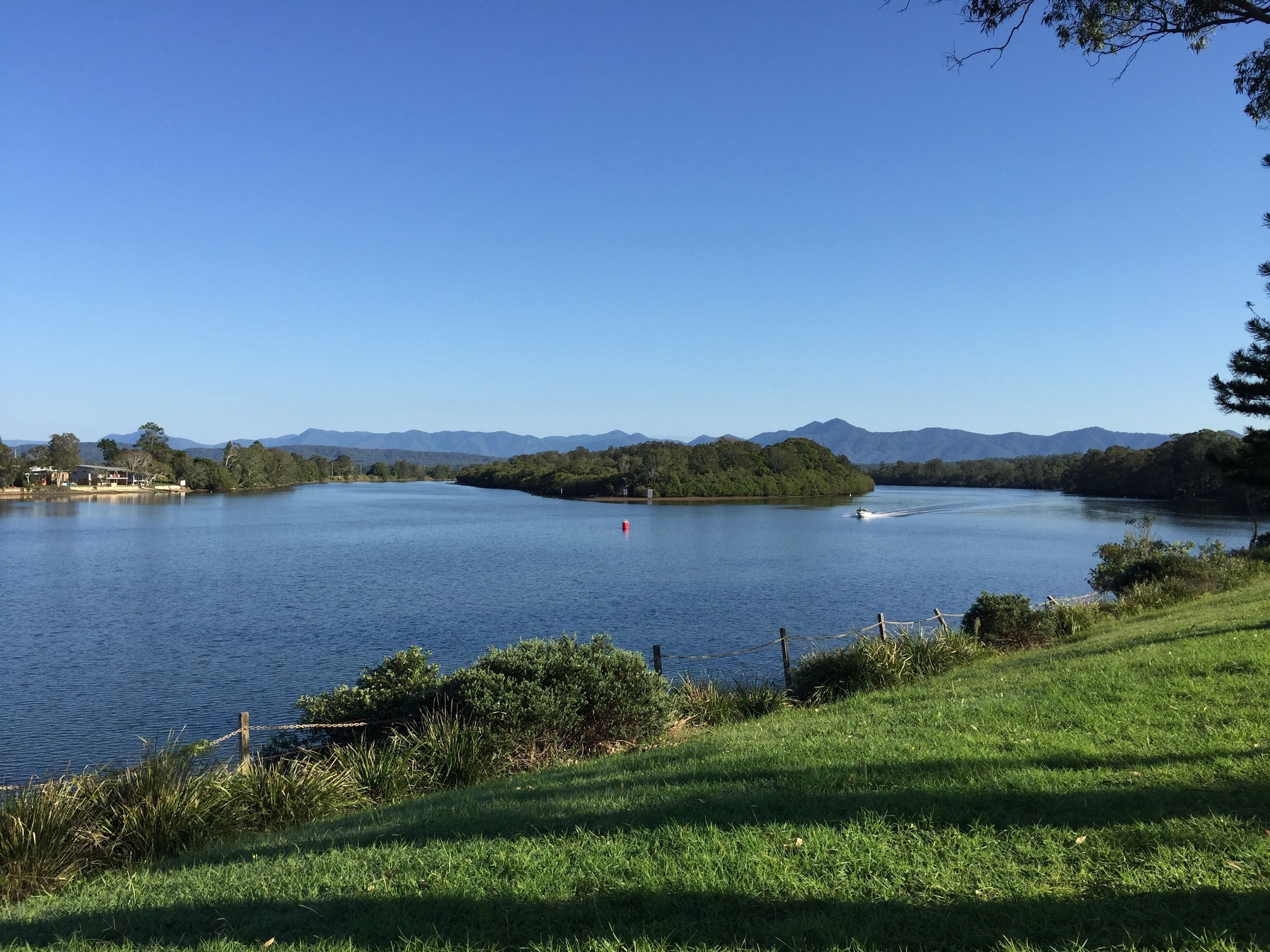 Riverfront views, relaxation with peace and quiet