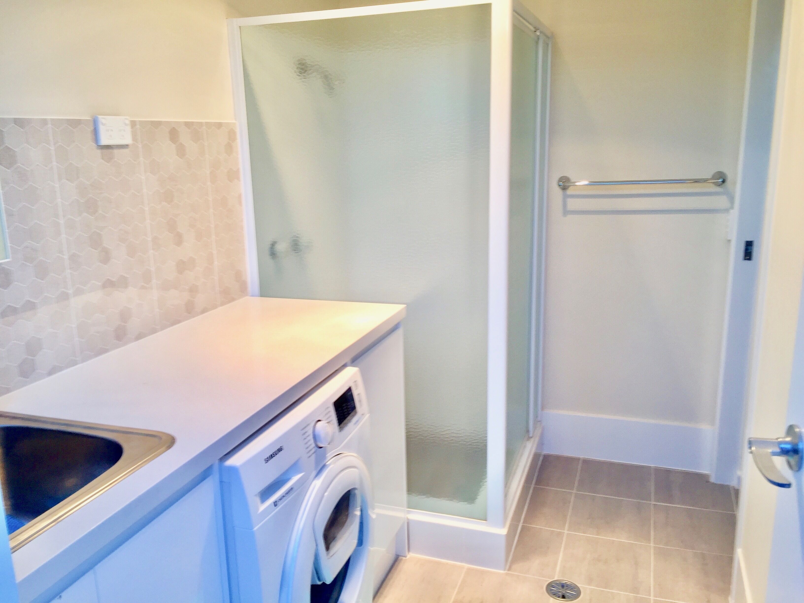 Riverfront views, relaxation with peace and quiet