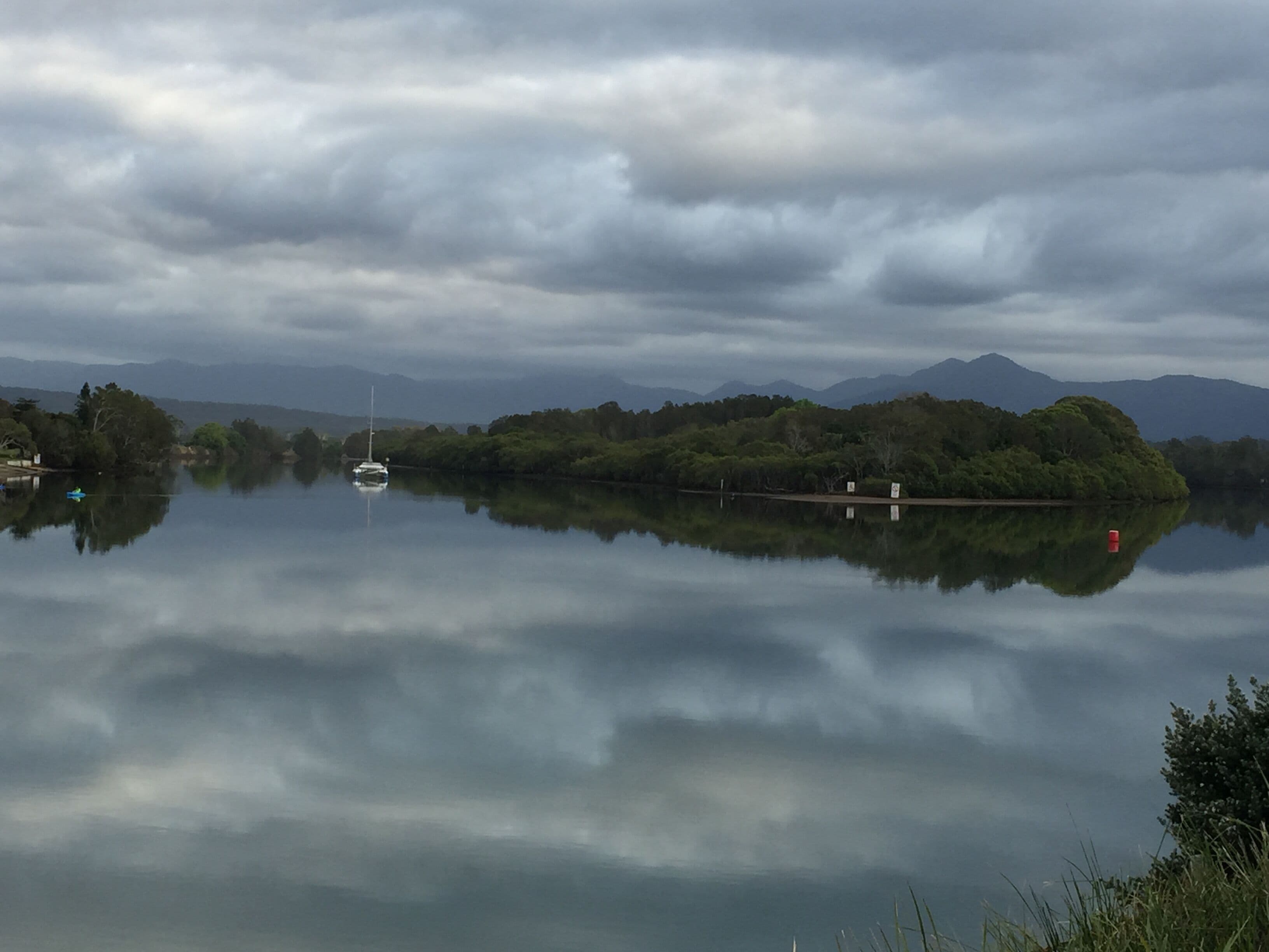 Riverfront views, relaxation with peace and quiet