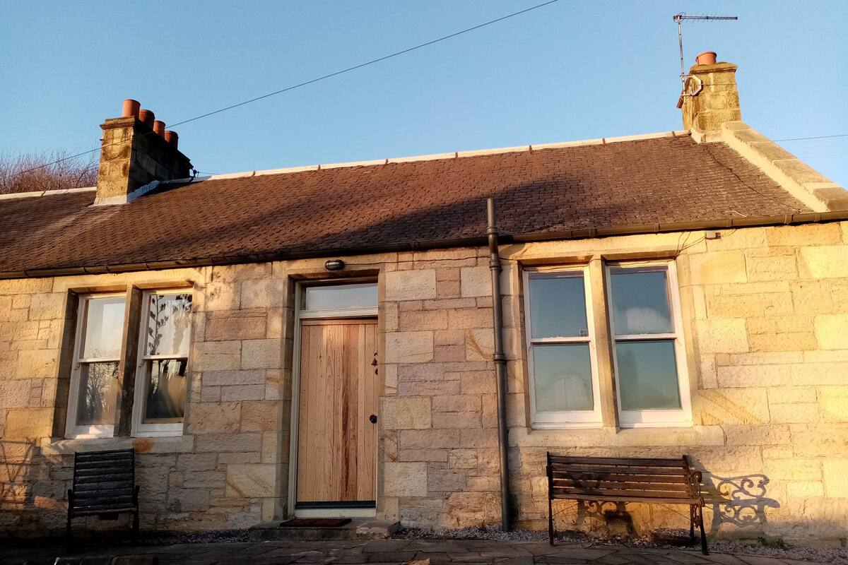 Cosy Cottage Conservatory Covered Fire Pit Area In Garden 15 Acre Woodland Dunfermline Hotelbewertungen 21 Expedia De