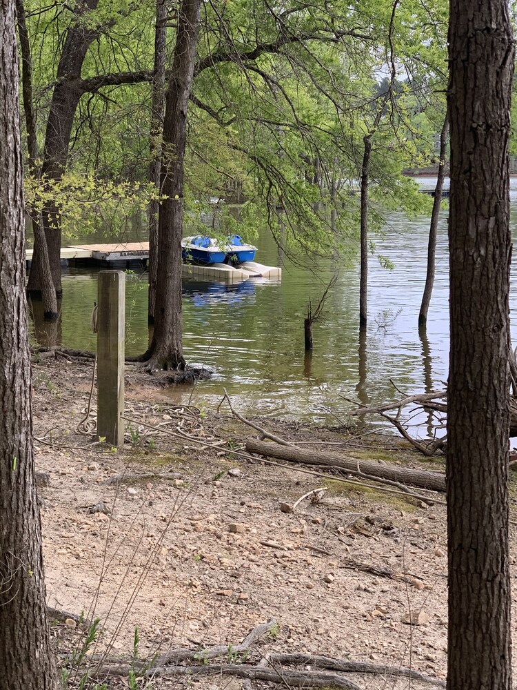 A Perfect Getaway at Kerr Lake