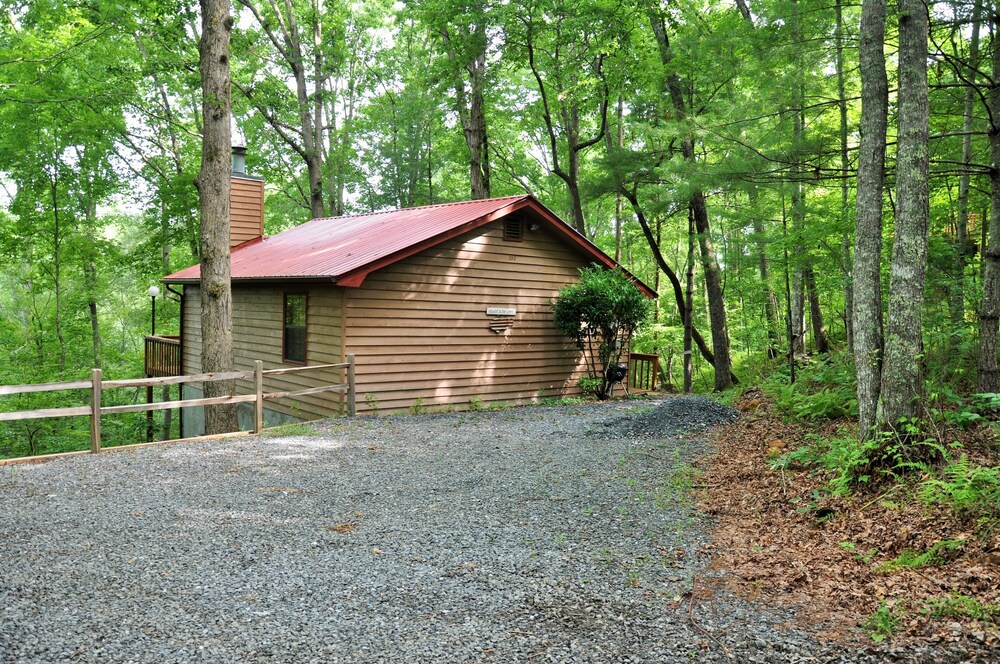 Book Your Hiking Trip To Blue Ridge Mountains In Blue Ridge