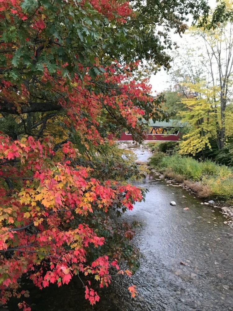  1 Mile To Storyland And Short Drive To Many Family Activities! Great Amenities!