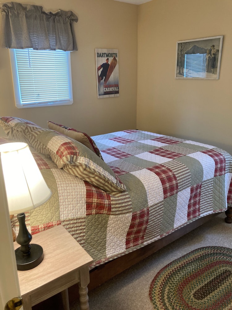  1 Mile To Storyland And Short Drive To Many Family Activities! Great Amenities!