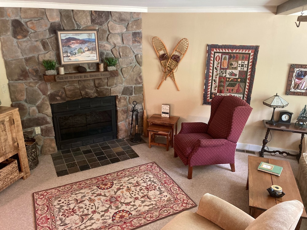  1 Mile To Storyland And Short Drive To Many Family Activities! Great Amenities!