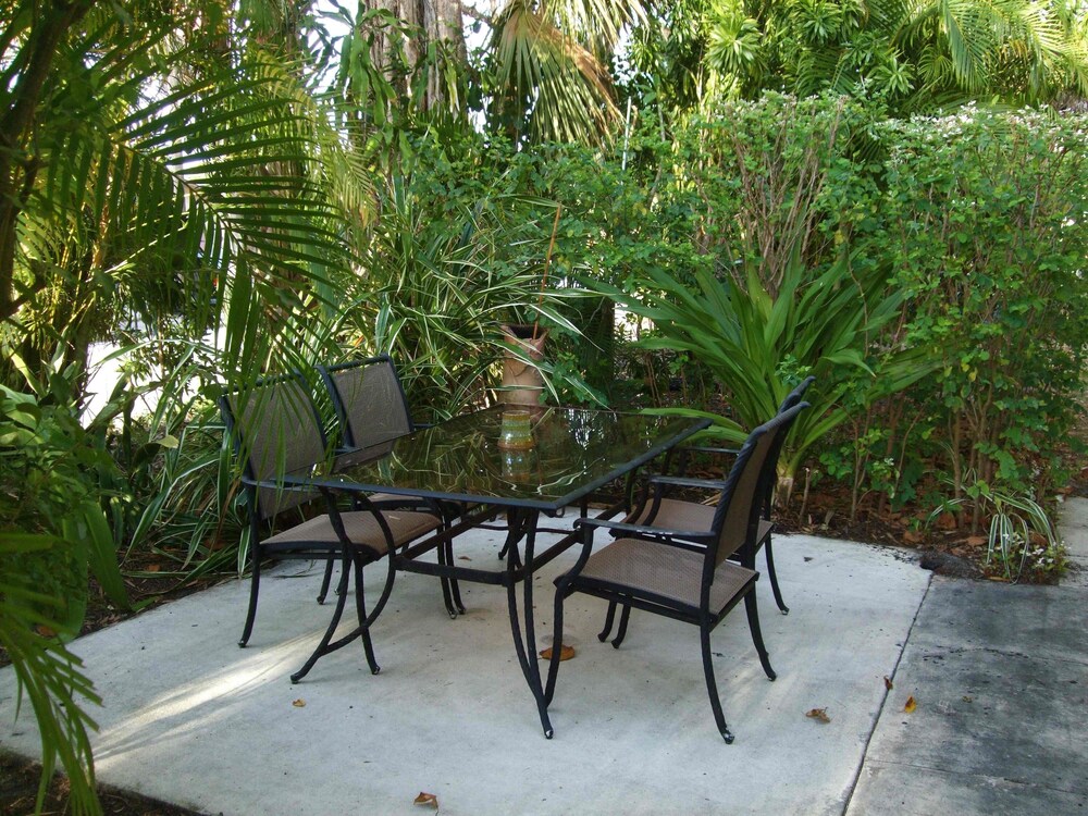 Artist Bungalow Key West Style