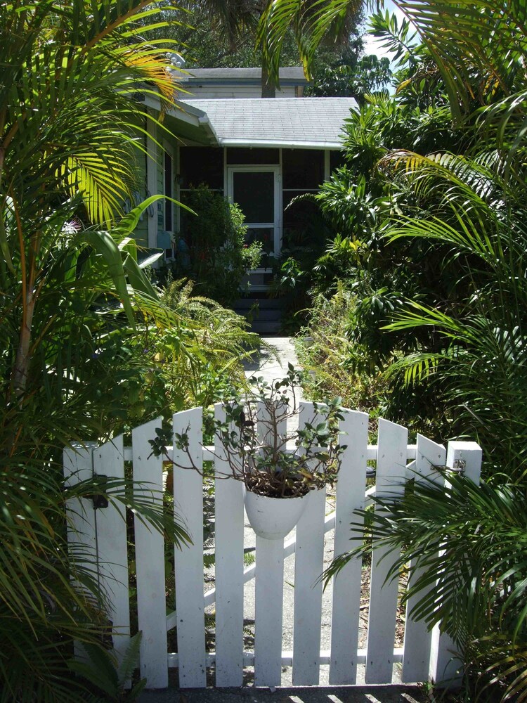 Artist Bungalow Key West Style