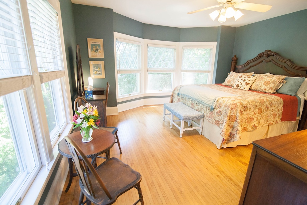 Victorian Lake Home Summit Vrbo