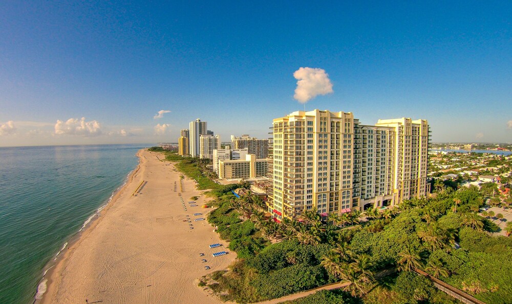 25% off ocean views in Palm Beach Resort and Spa condo unit 1505