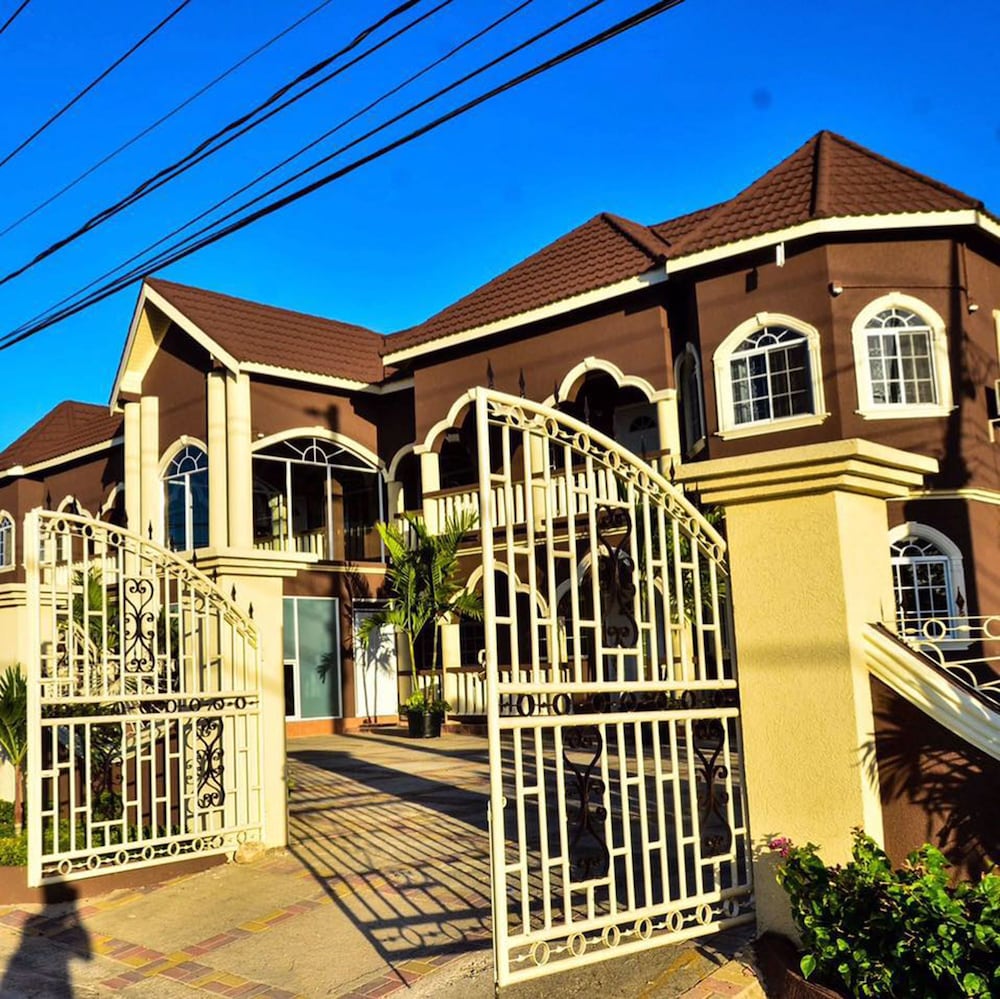 Clock Tower Guest House, Discovery Bay 81 Room Prices & Reviews