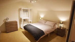 2 bedrooms, iron/ironing board, free WiFi, linens