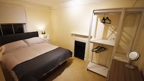 2 bedrooms, iron/ironing board, free WiFi, linens