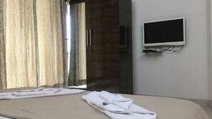 Iron/ironing board, free WiFi, bed sheets