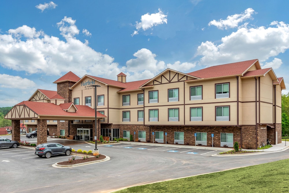 Fairfield Inn Suites By Marriott Helen In Helen Hotel Rates Reviews On Orbitz