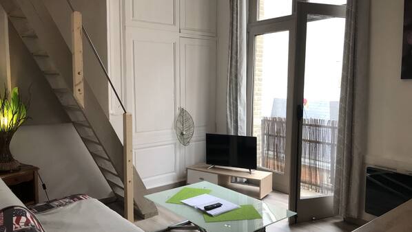 Télévision à écran plat
