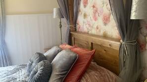 Premium bedding, individually decorated, individually furnished, desk