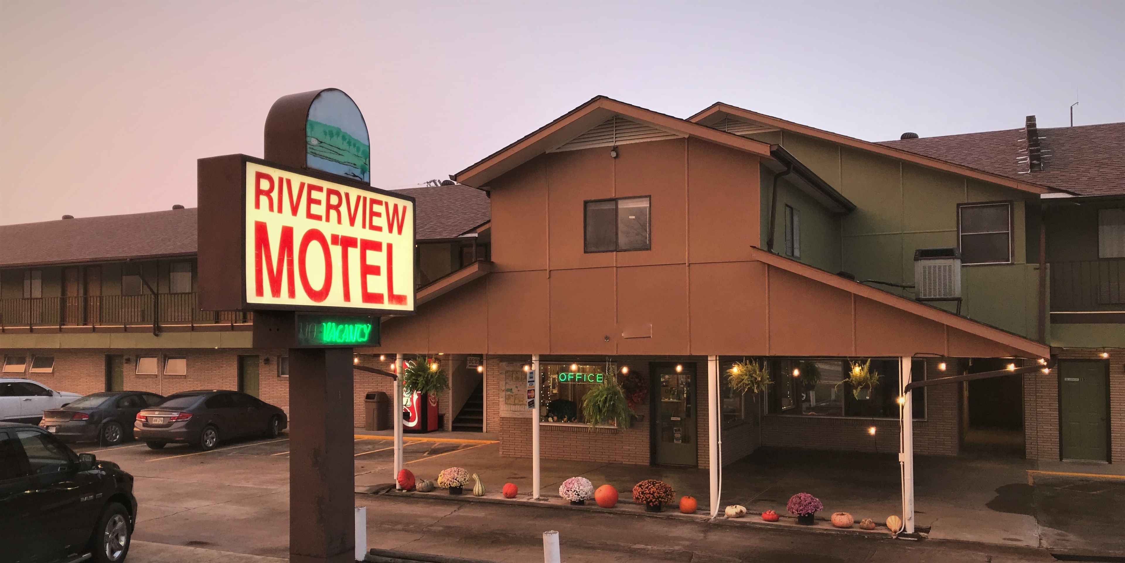 Riverview Trout Lodge in Hardy, United States