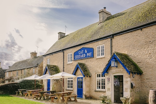 Independent Wootton Bassett Deals 2018 Compare Save From 46