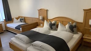 Hochwertige Bettwaren, Betten mit Memory-Foam-Matratzen, Schreibtisch