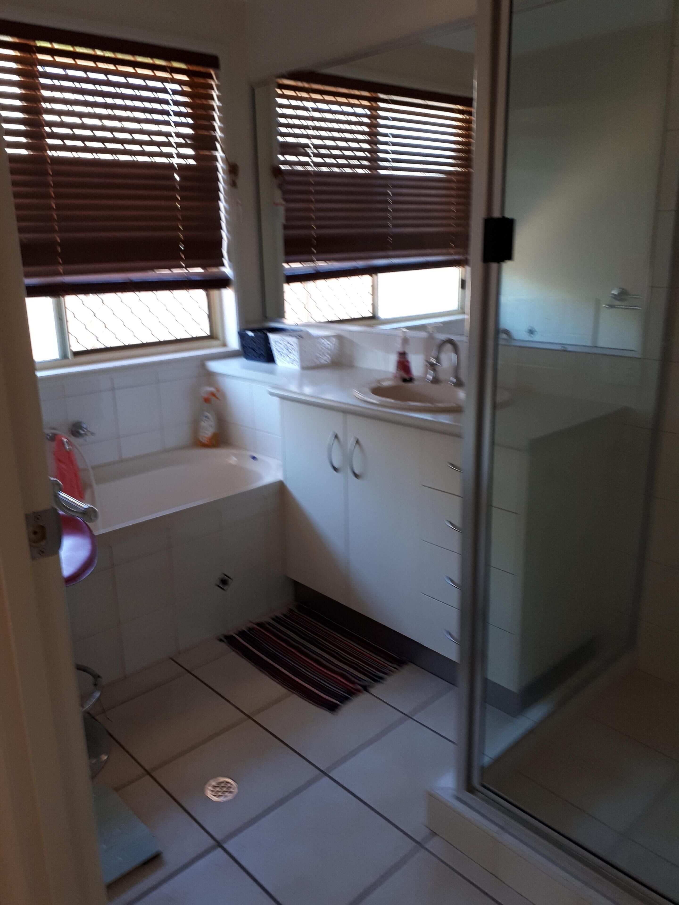 Female Only Stays. Modern Room has Bar Fridge, Kettle & TV, Desk.king Single BED