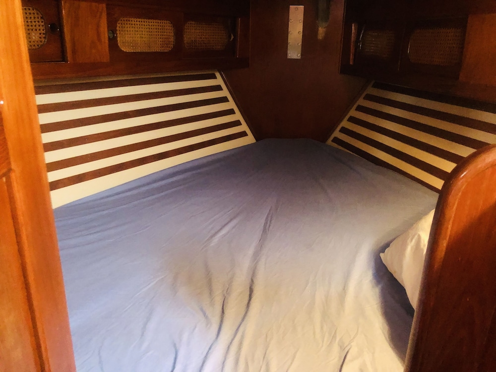 Miami Vice Sailboat Waterfront Key West Home with Boat Dock, Hot Tub