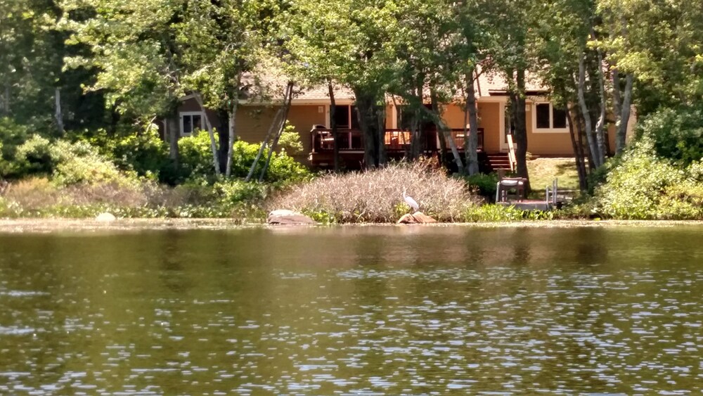 Lakefront Rhode Island; Indian Lake, Wakefield (223 Indian Trail South