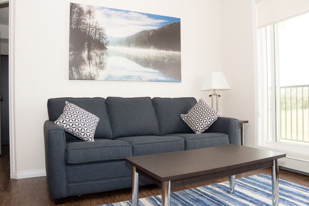Furnished 2 Bedroom Executive Suites Near Edmonton
