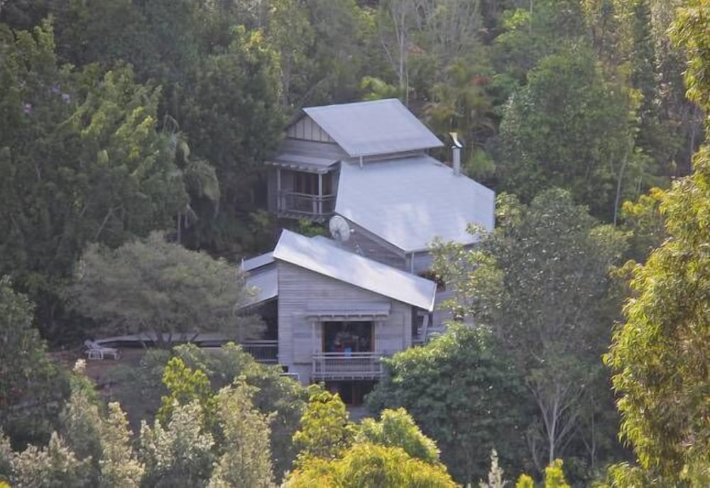 Tyraman Retreat – Unique Mountain Getaway for Large Groups in the Hunter Valley