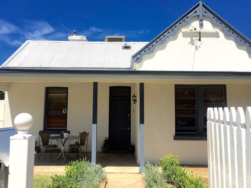 Book Tamworth Vacation Rentals Travelocity Com