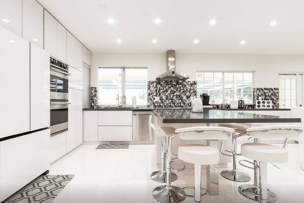 New Modern Pool Home Hollywood Wow! NEW AMAZING...