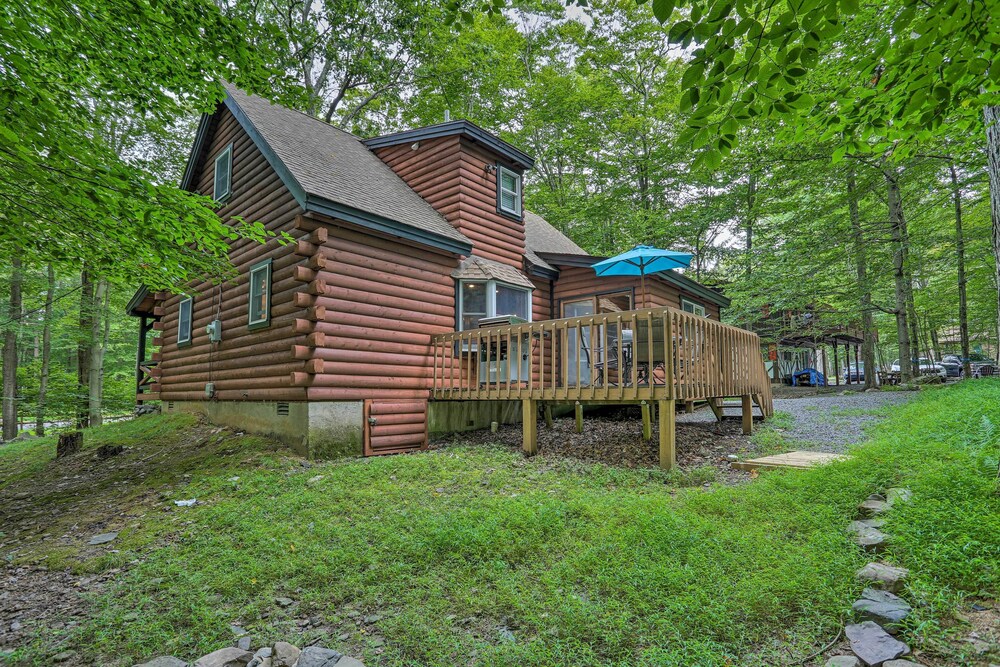 Pocono Log Cabin Fireplace, Fire Pits & Amenities, Pocono Lake, PA