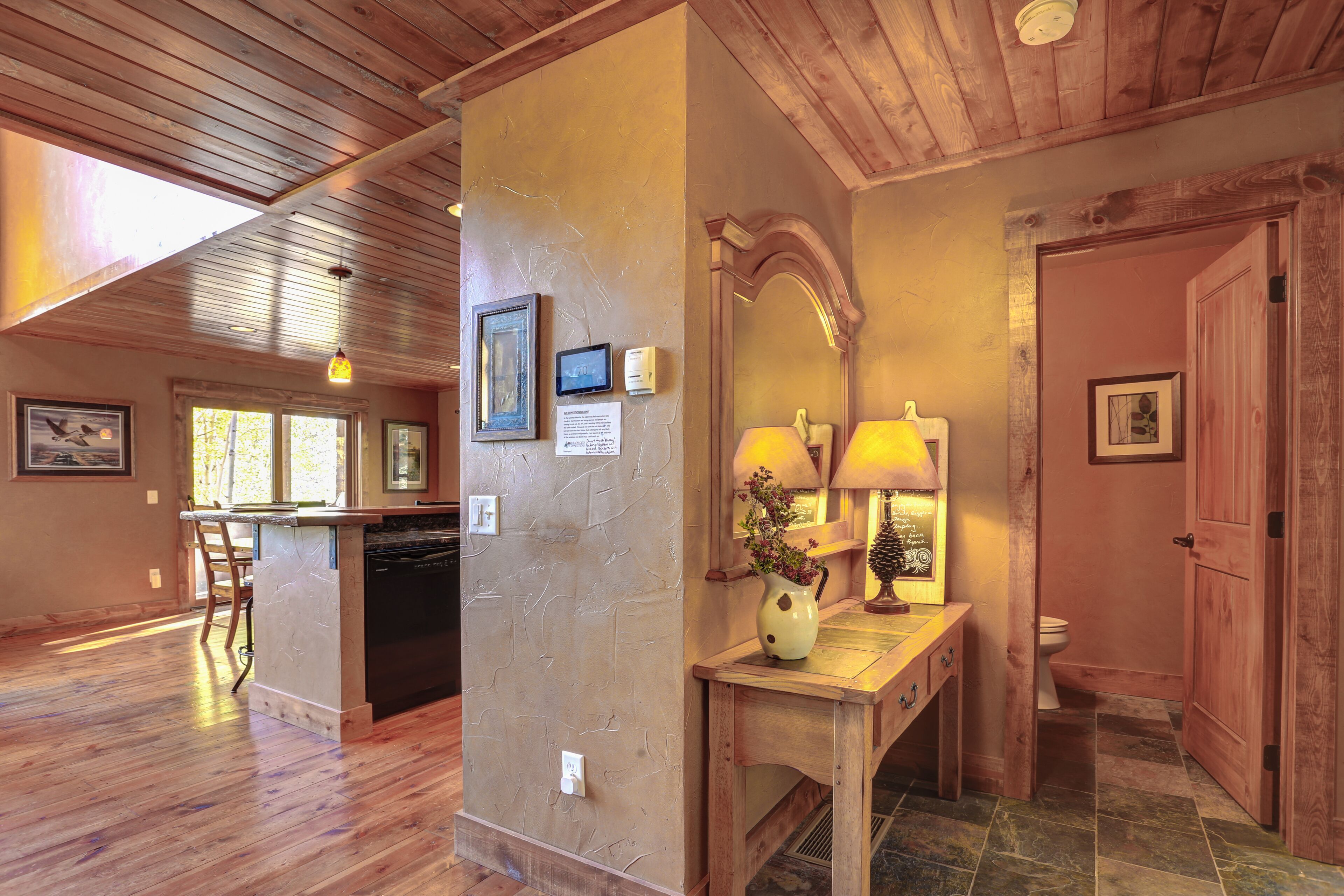 Sawtooth Lodge - Family Cabin with private hot tub and Shared Pool! in Deadwood, United States