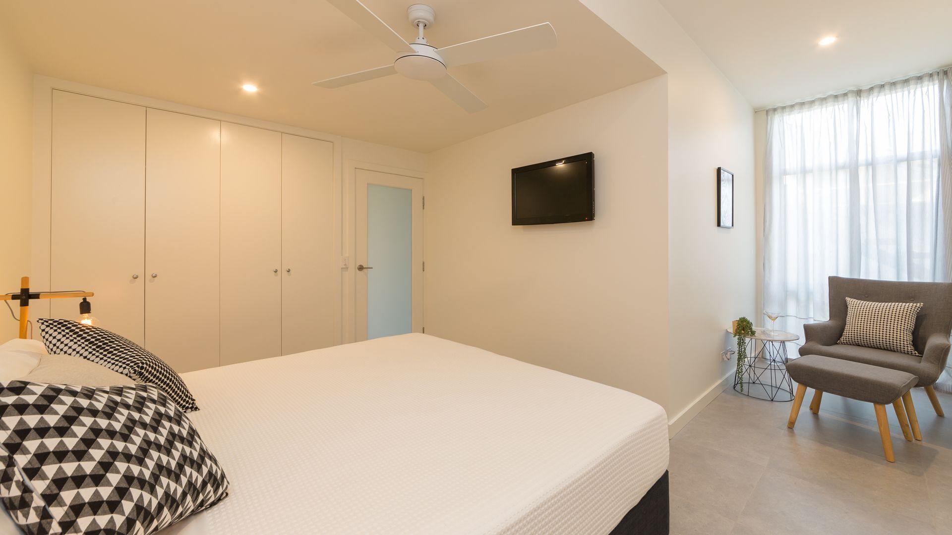 Absolute beachfront location