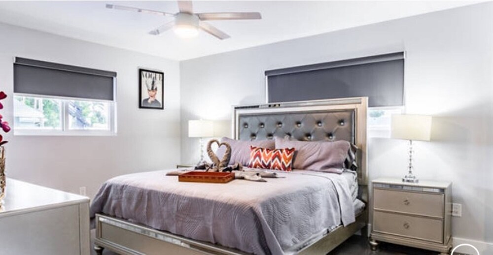 LARGE ESTATE B-BALL/POOL HOME + b- ball court , oversized pool