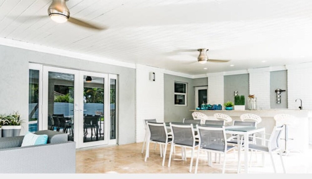 LARGE ESTATE B-BALL/POOL HOME + b- ball court , oversized pool