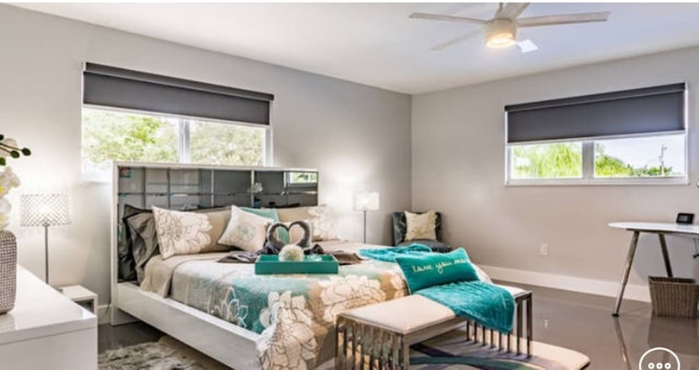 LARGE ESTATE B-BALL/POOL HOME + b- ball court , oversized pool