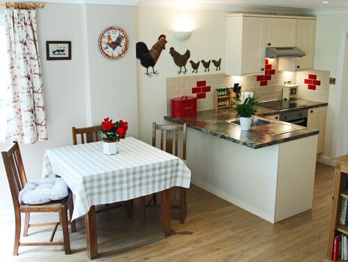 Best Cabins In Sixpenny Handley For 2020 Find Cheap 37 Cabins