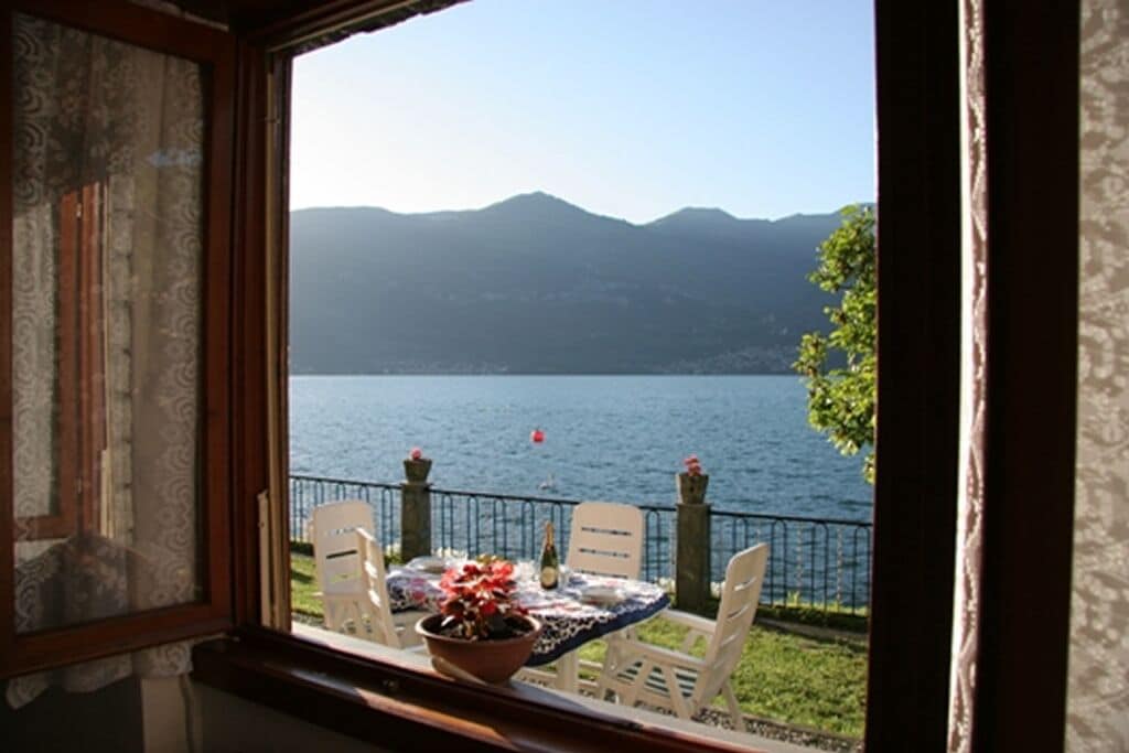 Bellagio Villas - La Bohème With Frontlake Garden Directly on the Lake in Lezzeno in Lezzeno, Italy