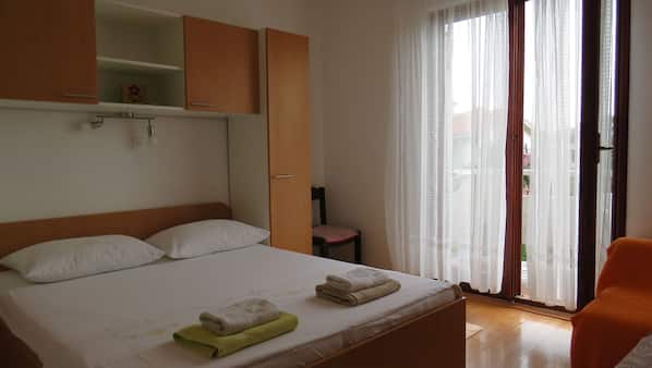 1 bedroom, Internet, linens