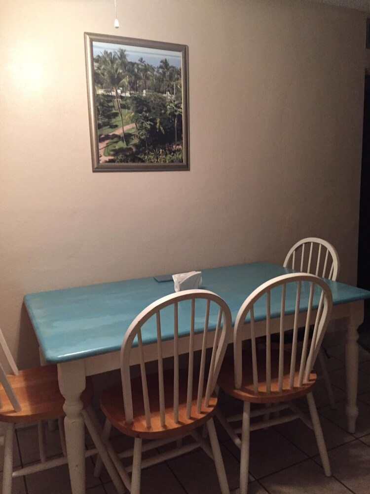 Cozy Family-Friendly Poolside Condo with Gorgeous Ocean-Front View - Sleeps 8