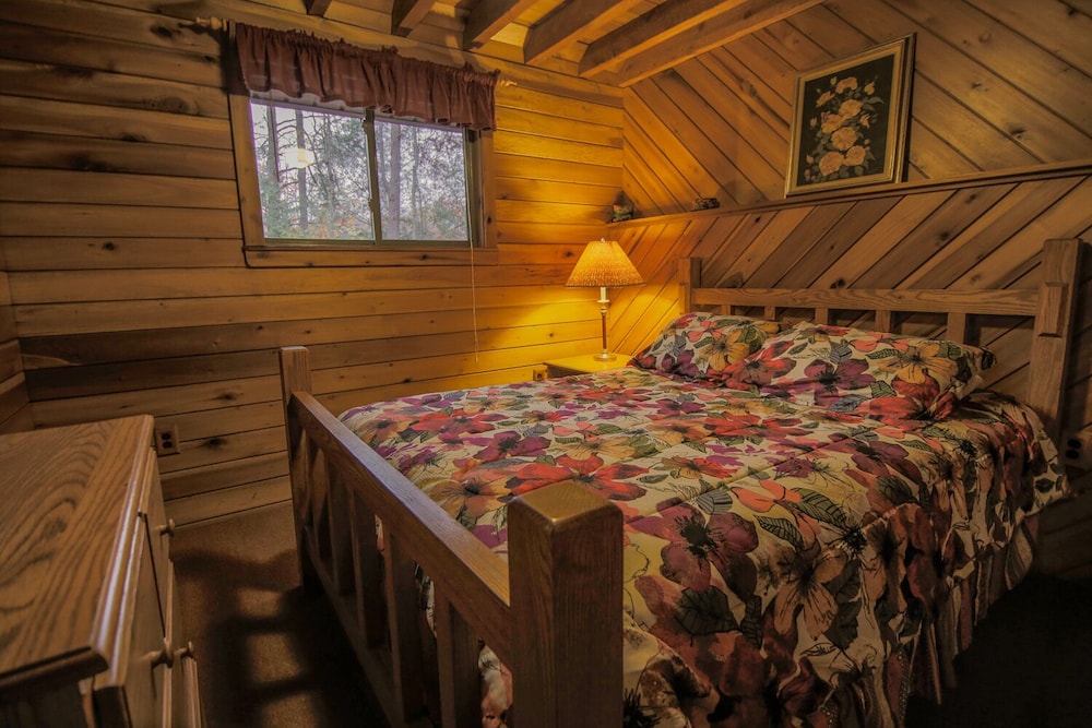 Mill Creek CabinsBeautiful Secluded Luxury Cabins Lansing Vrbo
