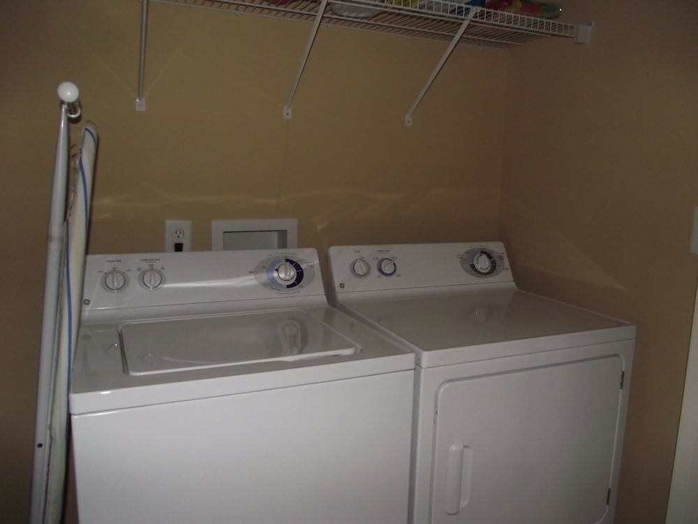 Surfside Beach 5 BR/4 BA - Steps to Beach, great for Families!