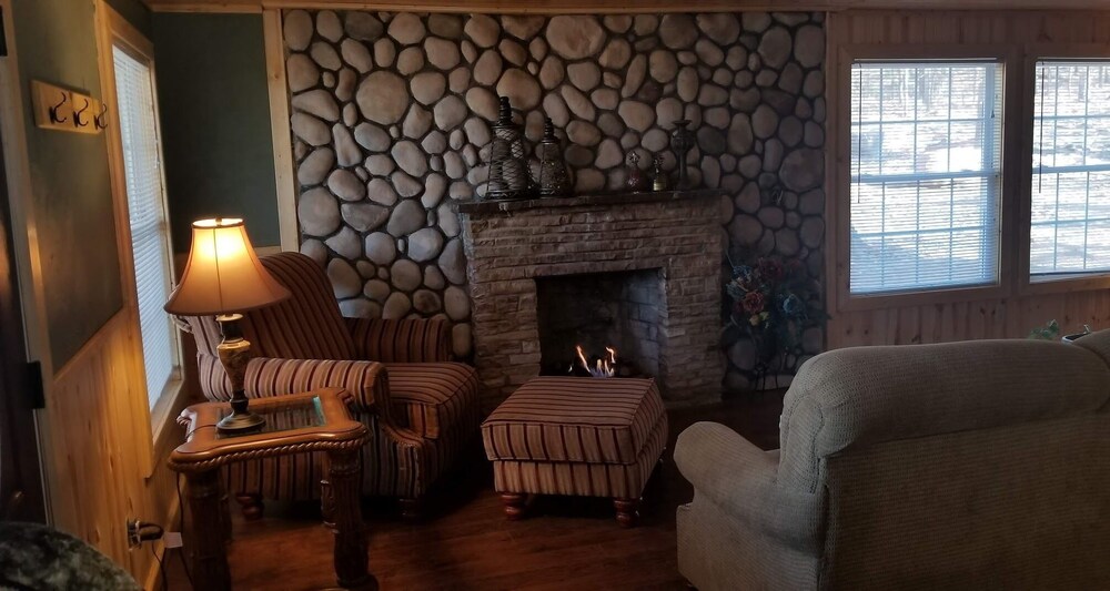 Beautiful Cabin with Tenkiller Lake View, Cookson Room Prices