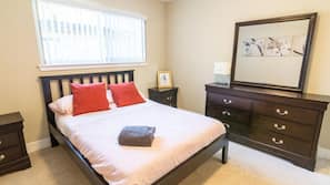 2 bedrooms, iron/ironing board, Internet, linens