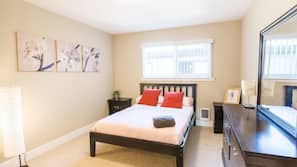 2 bedrooms, iron/ironing board, Internet, linens