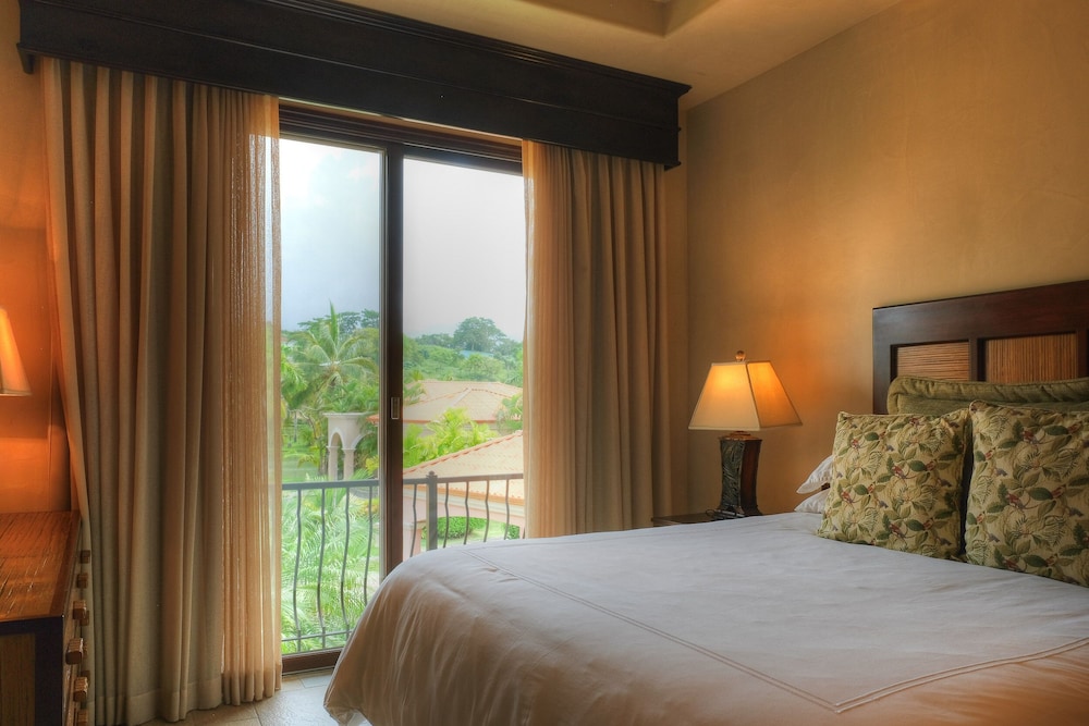 Las Ventanas del Mar, Luxury Condo 13 with Breathtaking Ocean Views