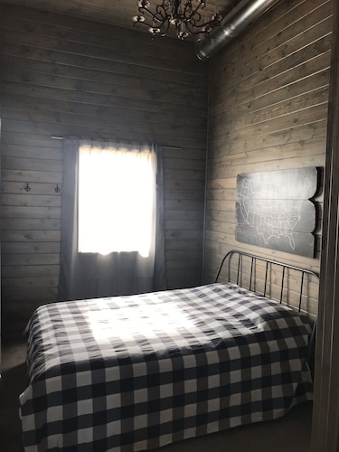 Best Cabins In Granbury For 2020 Find Cheap 65 Cabins Rentals