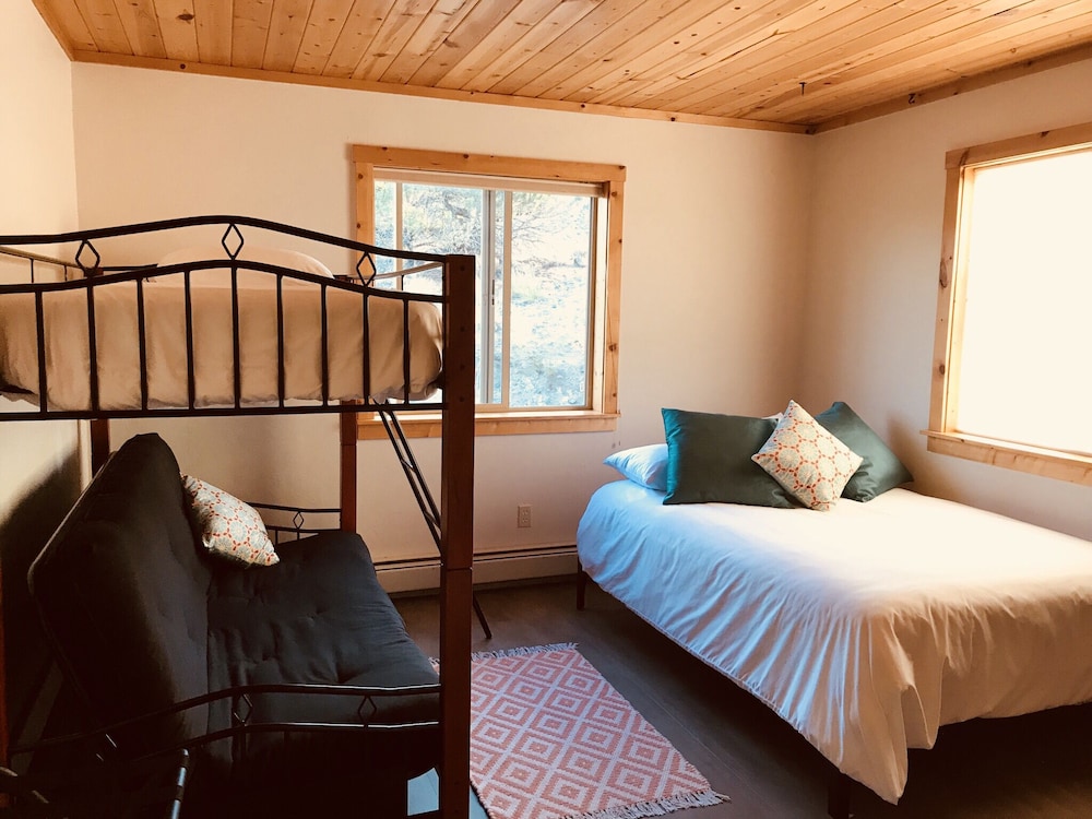 Bella Vista Salida awaits...Minutes from downtown Salida, 30 min to