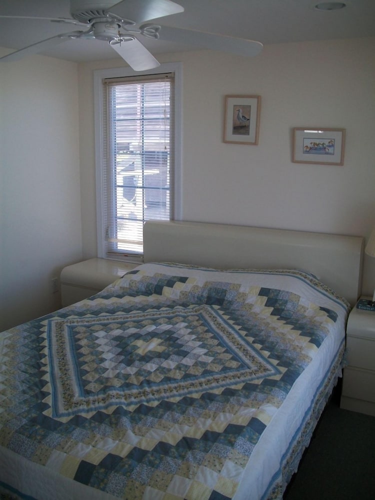 Ocean Front Single Family ready for 2025 booking Ship Bottom Vrbo