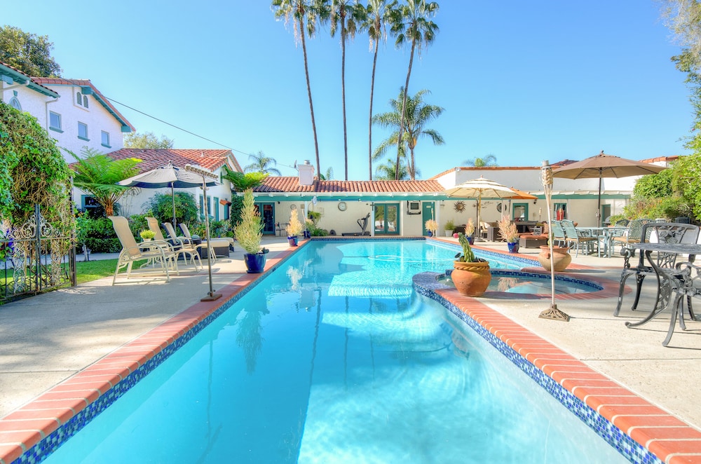 VILLA ESCONDIDO stunning one of a kind luxury suite with views and a